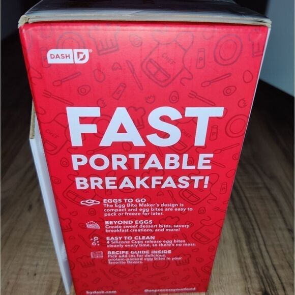 DASH Egg Bite Maker Fast Heating w/ 4 Silicone Mol - Picture 6 of 10